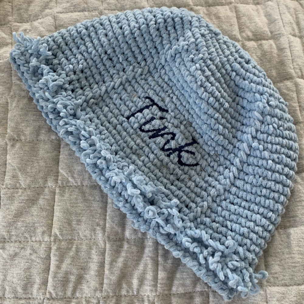 Vintage Disneyland Resort baby blue “Tink” Tinkerbell chenille knit beanie hat